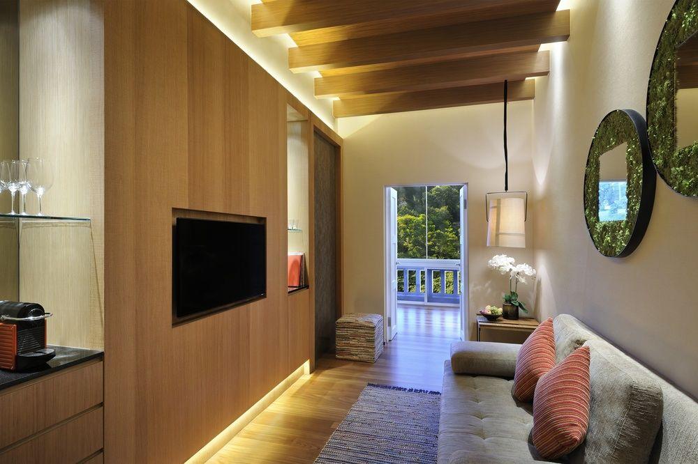 Oasia Resort Sentosa By Far East Hospitality Singapore Exterior photo A living room at The Standard East Village